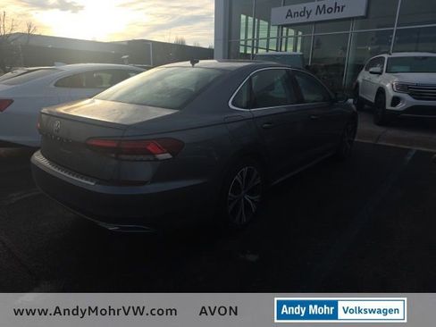Used 2021 Volkswagen Passat 2.0T SE image 3