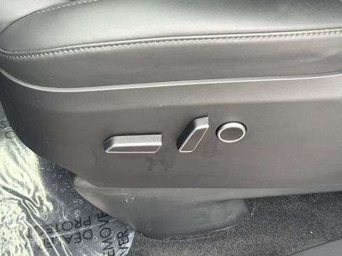 Used 2025 Tesla Model X image 26