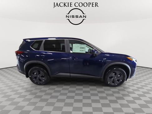 New 2026 Nissan Rogue SV w/ Cold Weather Package AWD/4WD image 4