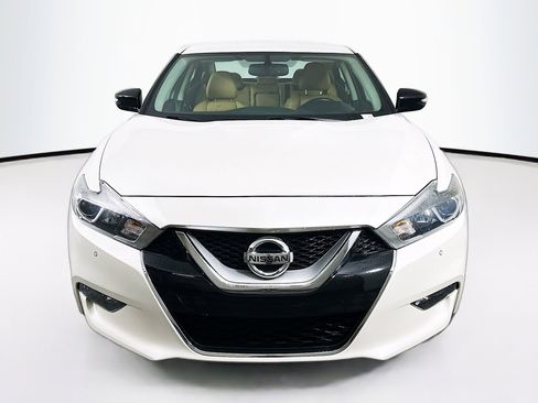 Used 2017 Nissan Maxima SR FWD image 2