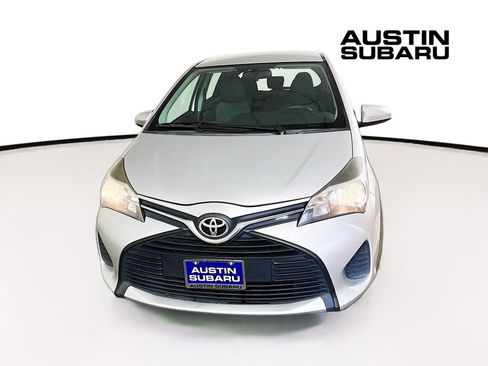 Used 2016 Toyota Yaris L image 2