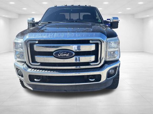 Used 2013 Ford F250 Lariat w/ Chrome Pkg image 2