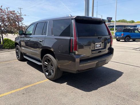 Used 2016 Cadillac Escalade Luxury AWD/4WD image 9