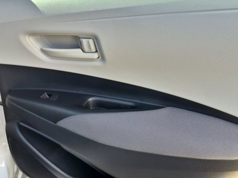 Used 2025 Toyota Corolla LE w/ LE Premium Package FWD image 8