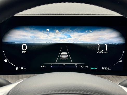 Used 2024 Kia Telluride SX w/ Towing Package image 19