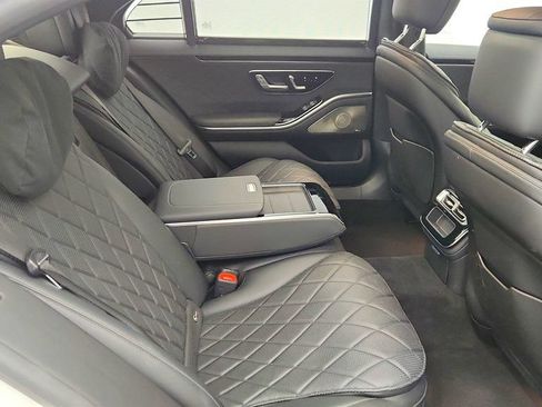 Used 2021 Mercedes-Benz S 580 4MATIC Sedan w/ AMG Line image 23