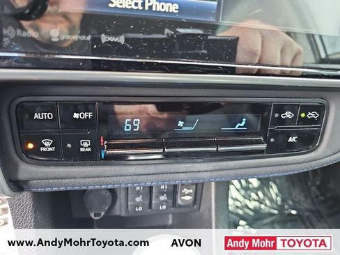 Used 2017 Toyota Corolla XSE image 21