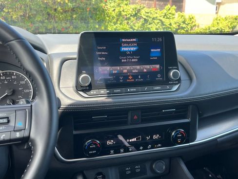Used 2025 Nissan Rogue SV AWD/4WD image 20