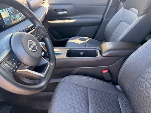 Certified 2025 Nissan Kicks SV w/ Interior Electronics Package FWD image 19