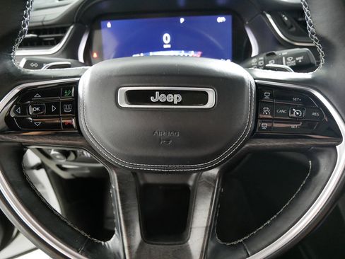 Used 2022 Jeep Grand Cherokee Overland image 25