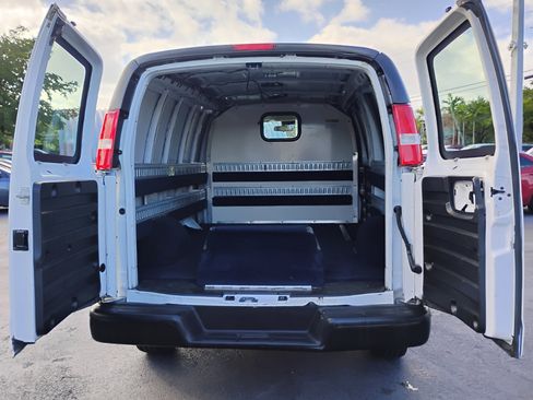 Used 2019 Chevrolet Express 2500 image 10