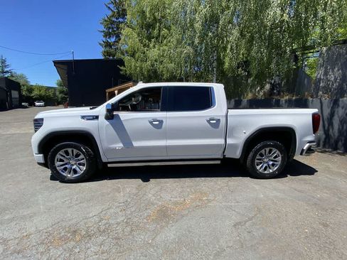 Used 2023 GMC Sierra 1500 Denali AWD/4WD image 3