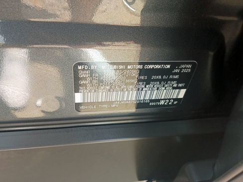 Used 2025 Mitsubishi Outlander AWD image 3