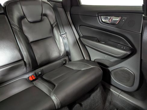 Used 2022 Volvo XC60 B6 Inscription w/ Advanced Package image 13