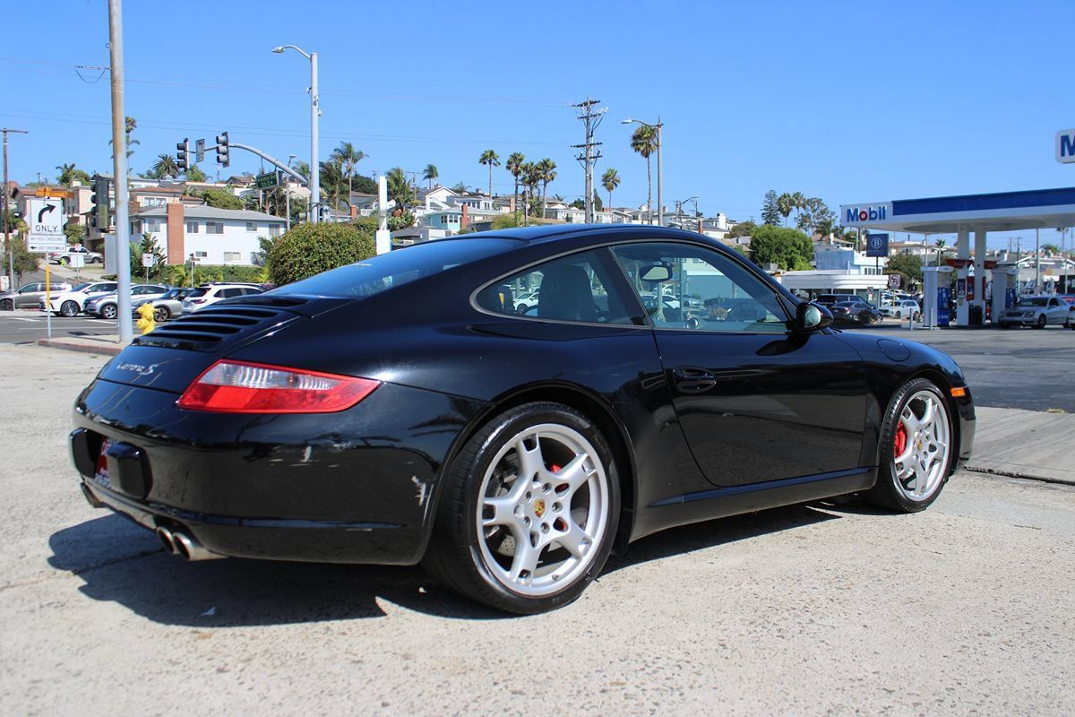 Used 2006 Porsche 911 Carrera S RWD image 6