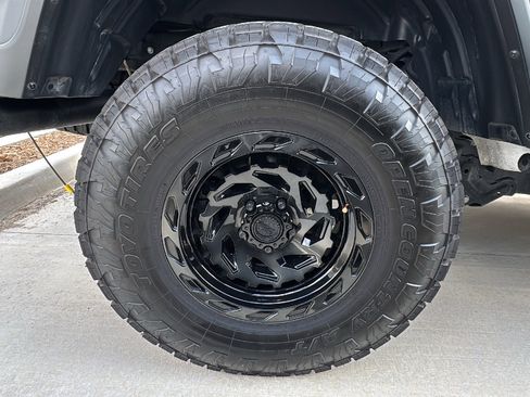 Used 2025 Jeep Gladiator Mojave w/ Safety Group image 20