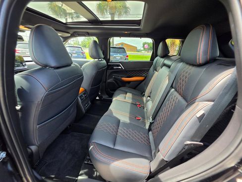 Used 2022 Mitsubishi Outlander SEL FWD image 11