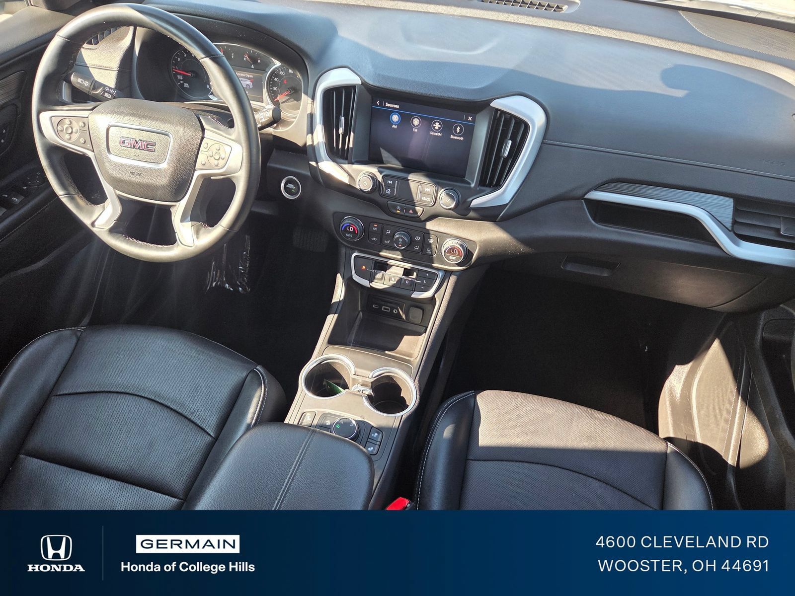 Used 2024 GMC Terrain SLT AWD/4WD image 25