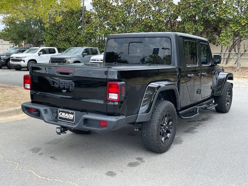Used 2022 Jeep Gladiator Sport AWD/4WD image 7