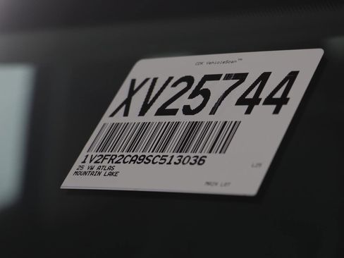 Used 2025 Volkswagen Atlas SEL Premium R-Line image 25