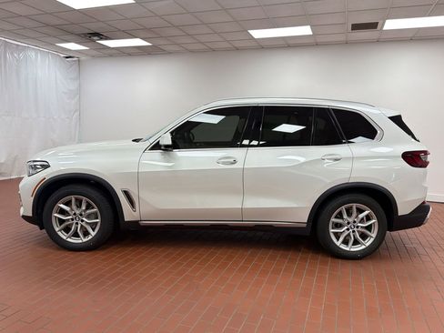 Used 2022 BMW X5 sDrive40i RWD image 2