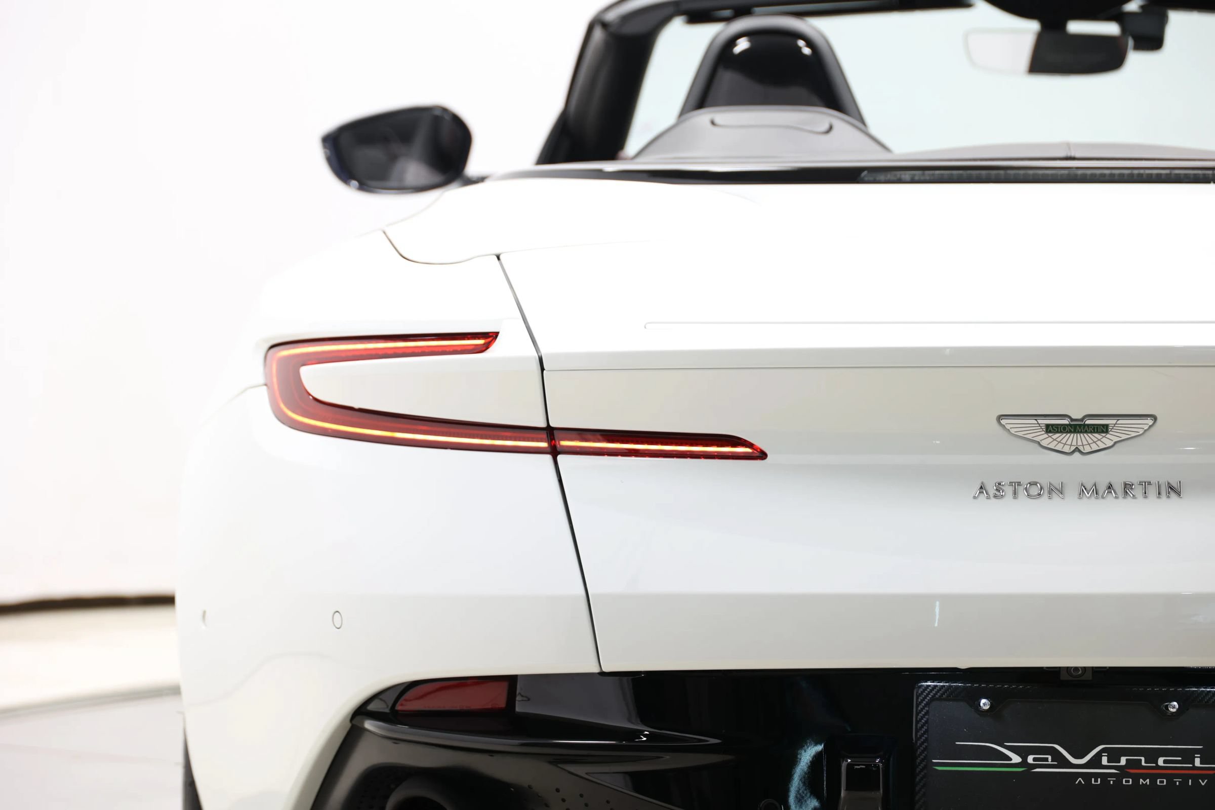 Used 2019 Aston Martin DB11 Volante RWD image 65