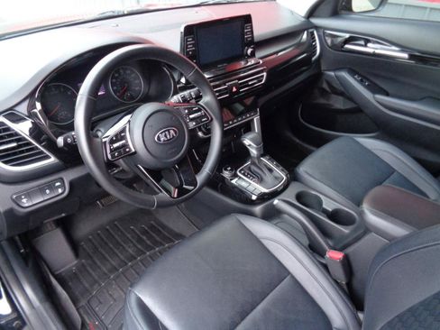 Used 2021 Kia Seltos EX AWD/4WD image 2