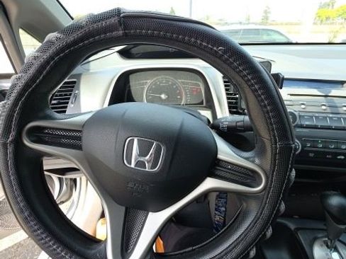 Used 2010 Honda Civic DX-VP image 2