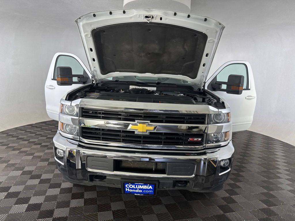Used 2015 Chevrolet Silverado 3500 LT w/ LT Convenience Package AWD/4WD image 9