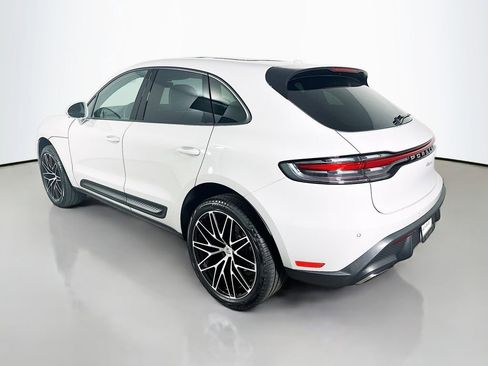 Certified 2026 Porsche Macan AWD/4WD image 3