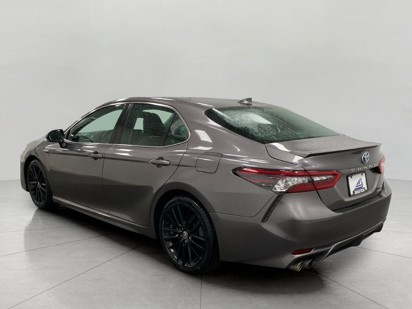 Used 2021 Toyota Camry XSE w/ Navigation Upgrade Package FWD image 7