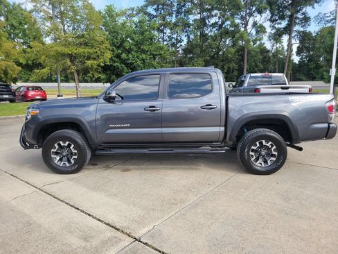 Used 2023 Toyota Tacoma TRD Off-Road w/ Technology Package AWD/4WD image 2
