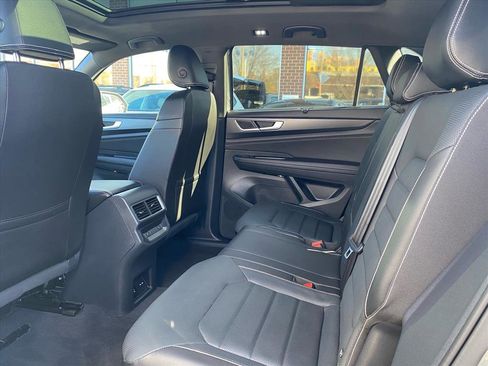 Certified 2025 Volkswagen Atlas Cross Sport SEL image 19