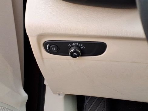 Used 2021 Buick Envision Essence AWD/4WD image 21