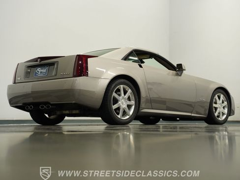 Used 2004 Cadillac XLR image 26