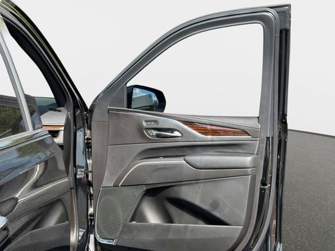 Used 2021 Cadillac Escalade ESV Luxury image 23