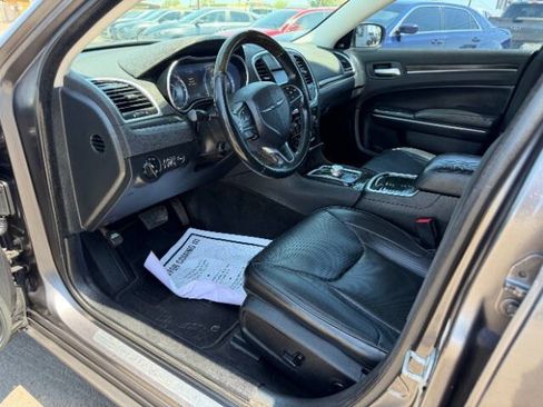 Used 2016 Chrysler 300 C RWD image 11