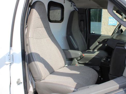 Used 2019 Chevrolet Express 2500 image 26