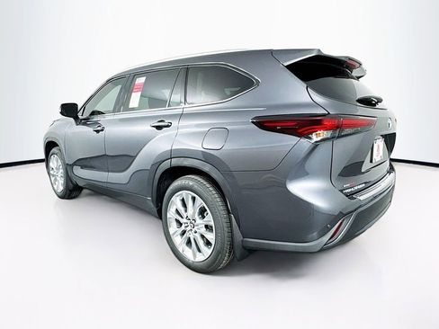 Used 2025 Toyota Highlander Limited image 7