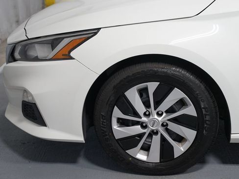 Used 2020 Nissan Altima 2.5 S FWD image 5