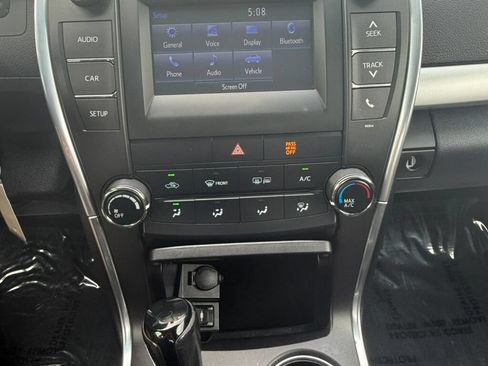 Used 2017 Toyota Camry SE FWD image 29