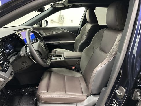 Certified 2025 Lexus RX 450h AWD w/ Convenience Package image 16