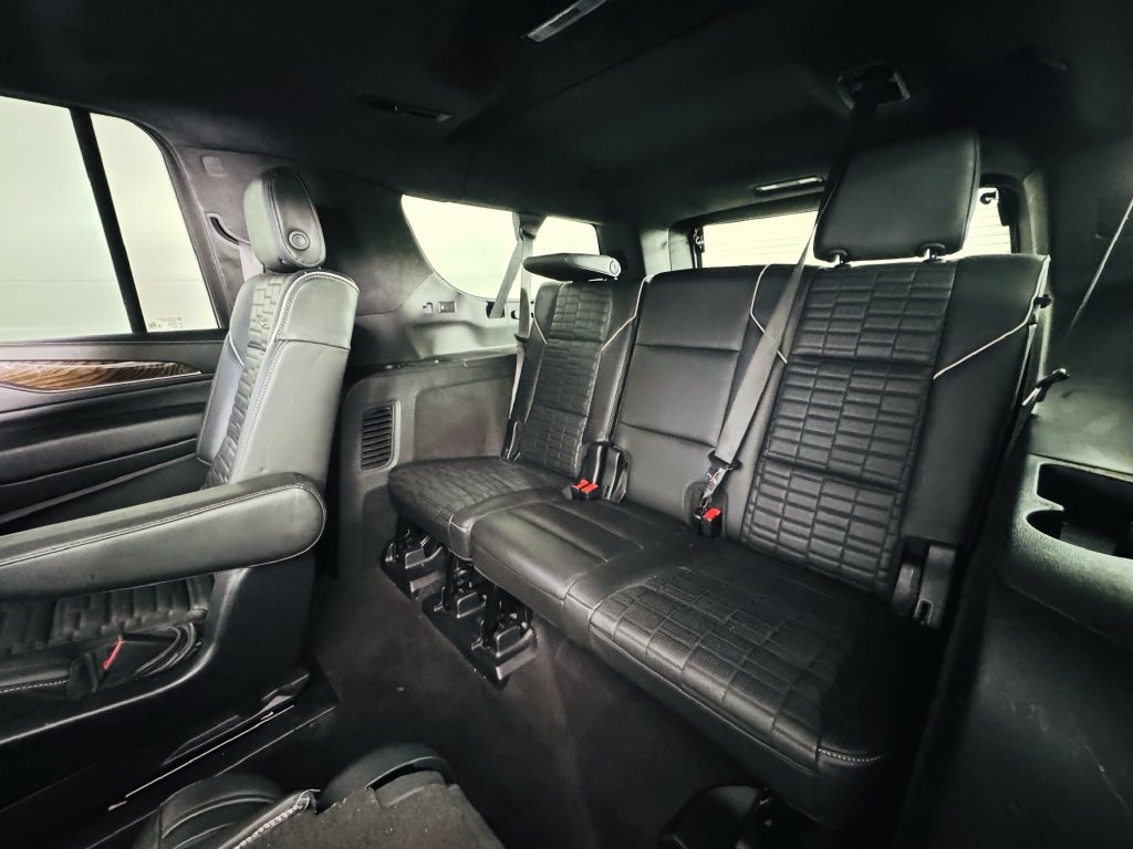 Used 2023 Cadillac Escalade ESV Premium Luxury Platinum w/ Heavy-Duty Trailer Package AWD/4WD image 26