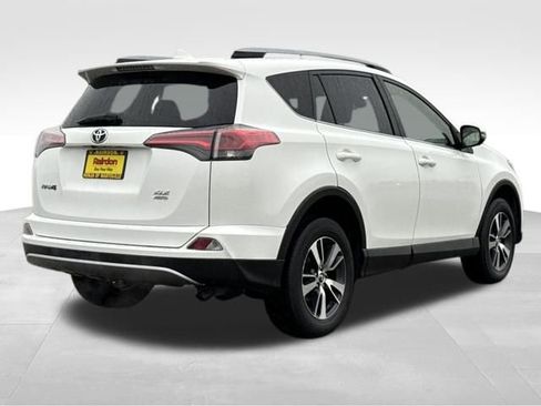 Used 2018 Toyota RAV4 XLE image 7