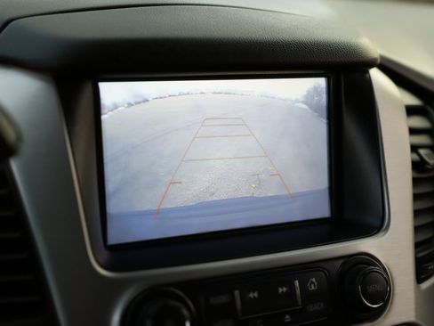 Used 2020 GMC Yukon SLT w/ Premium Edition image 17