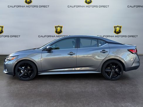 Used 2022 Nissan Sentra SR w/ Trunk Package image 2