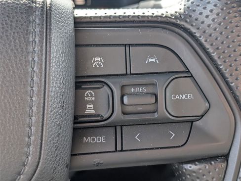 Used 2025 Toyota Tacoma SR5 image 22