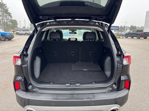 Used 2021 Ford Escape SEL w/ Technology Package FWD image 17