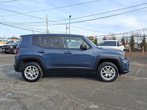 Used 2023 Jeep Renegade Latitude image 8
