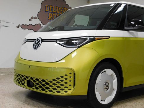 Used 2025 Volkswagen ID. Buzz 1st Edition image 20